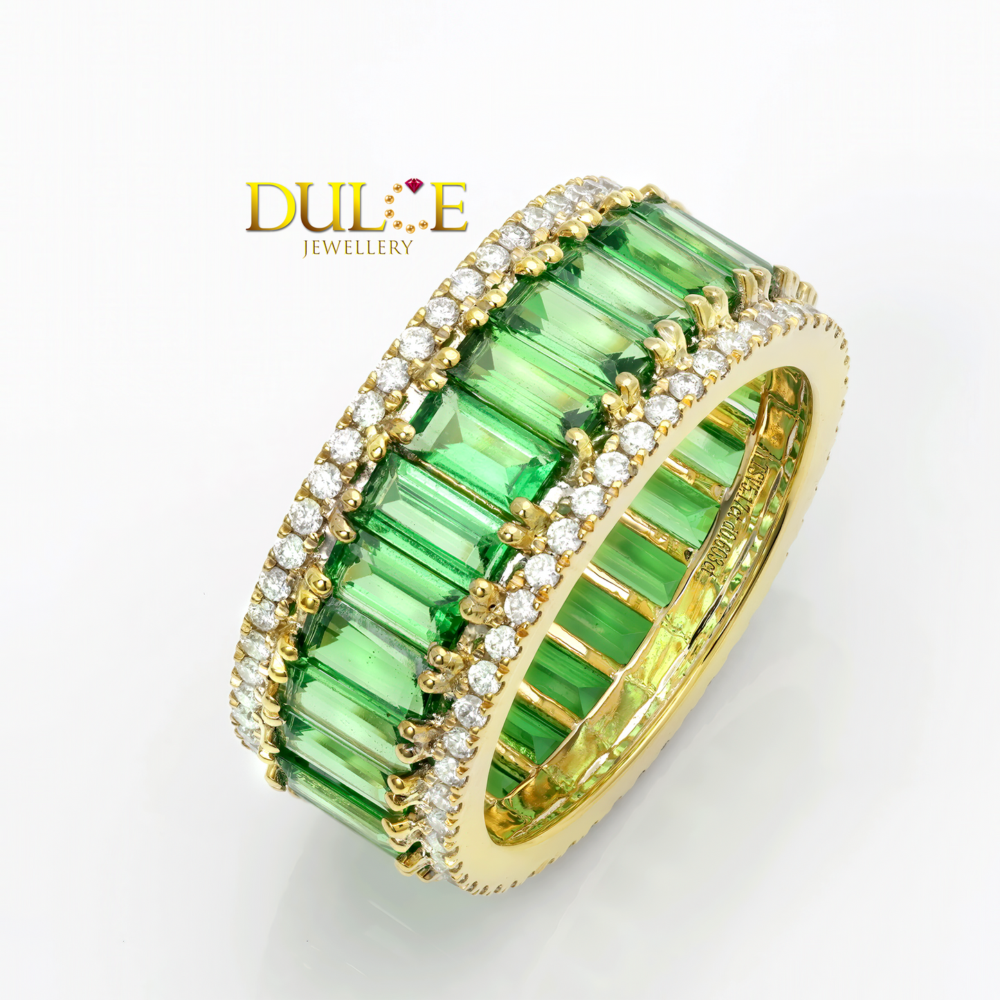 18K沙弗萊石鑽石永恆戒指