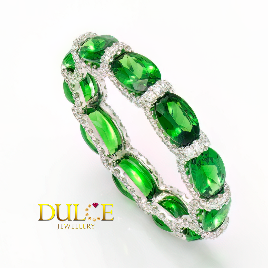 18K 白金沙弗萊石鑽石永恆戒指 (GRTSV5286)