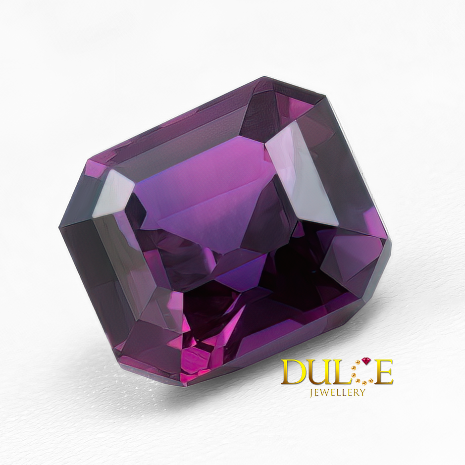 紫色藍寶石（價格另詢）