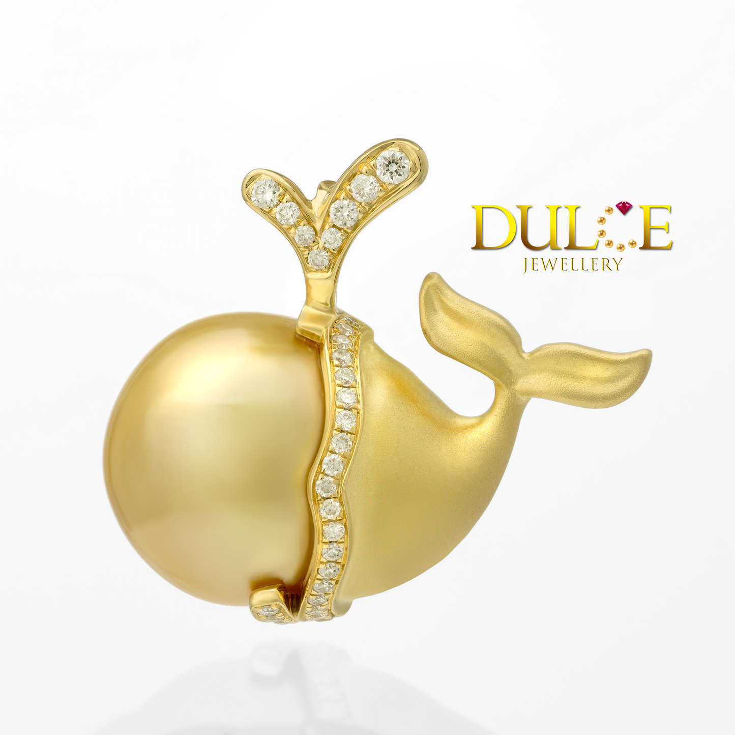 18K 金南洋金珠鯨魚吊墜