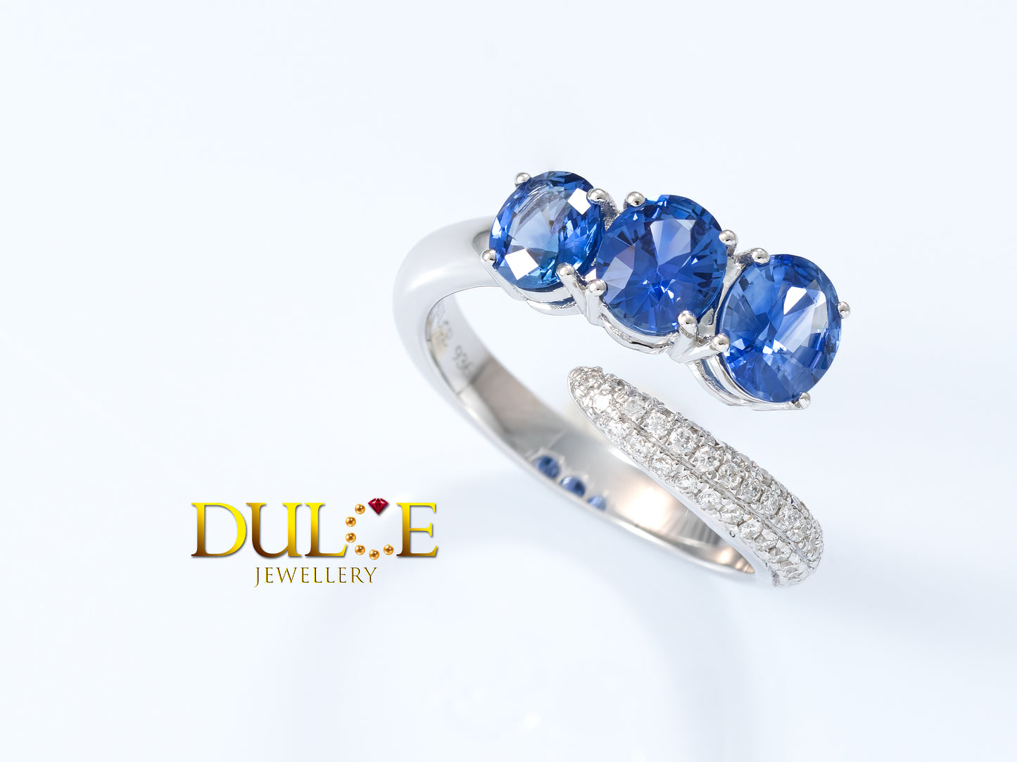 18K Gold Blue Sapphire Diamond Ring (GRBS&D937)